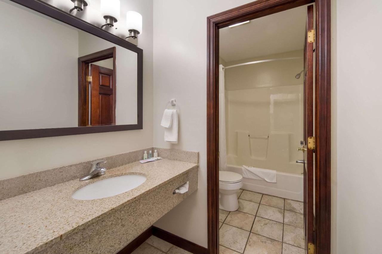 Quality Inn Great Barrington Exterior foto